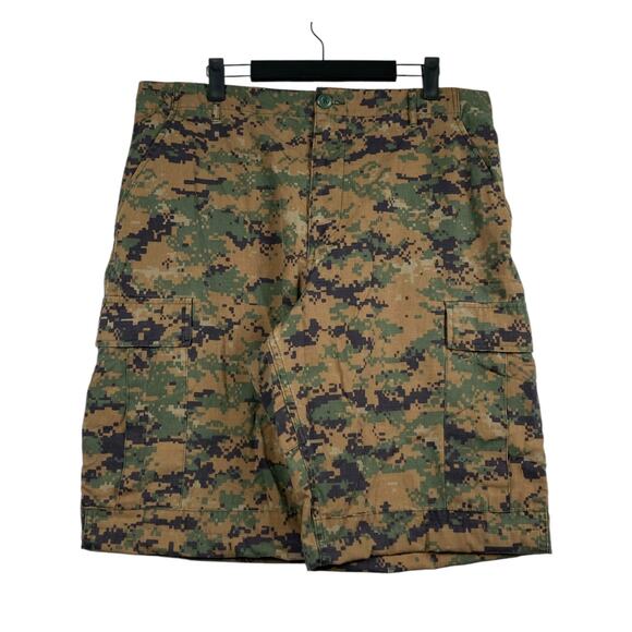 Vintage Genuine Gear Camo Cargo Shorts 34 - Picture 1 of 7